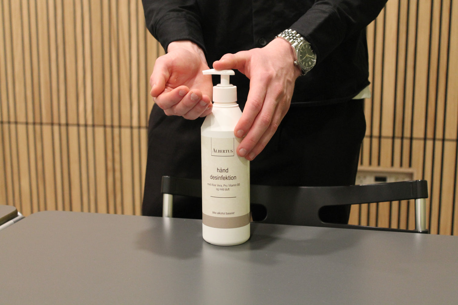 Hvorfor anvende alkoholfri hånddesinfektion?