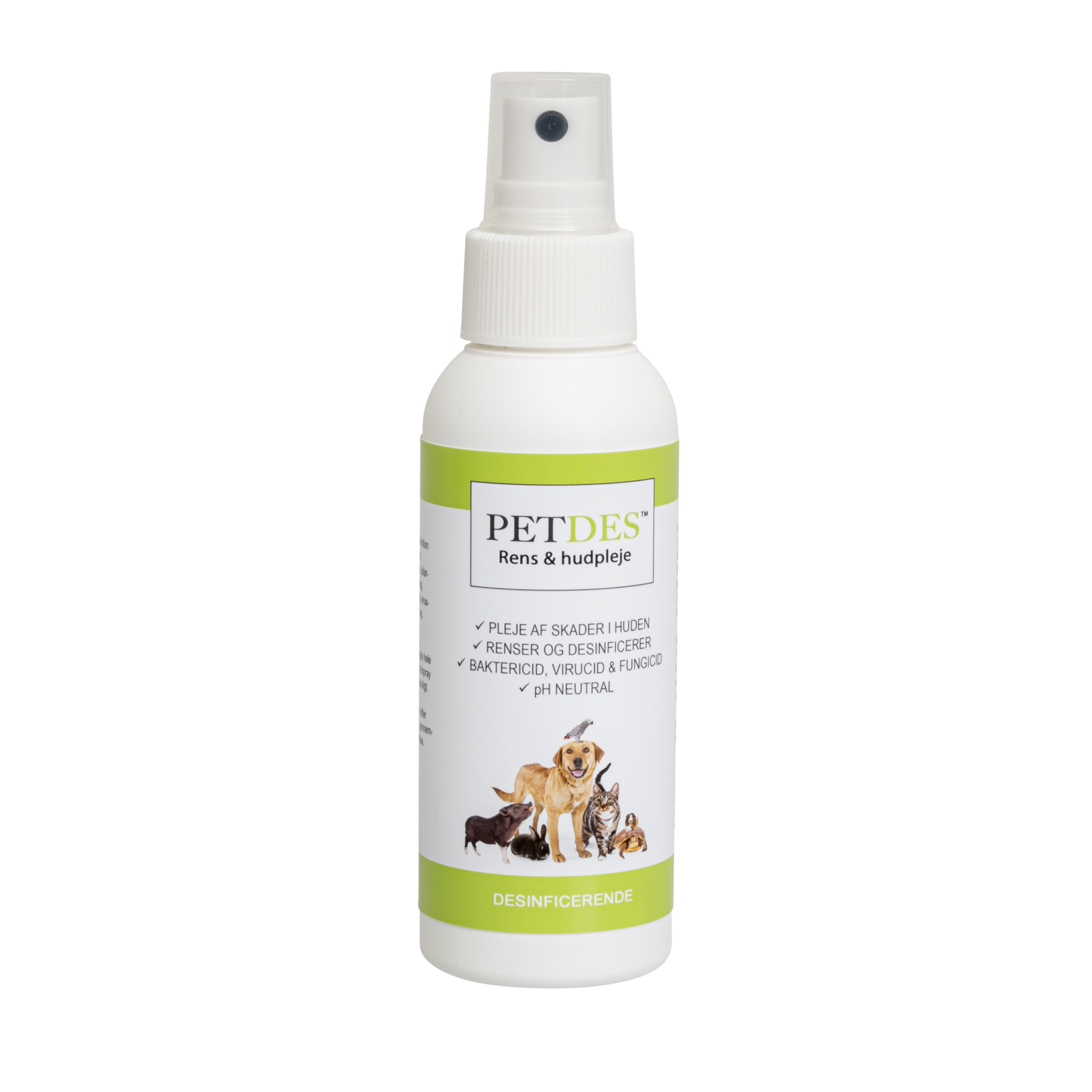 Produktbillede af PETDES 100ml rens og hudpleje. På billedet ses en hvid 100ml flaske med sprayhoved. På flasken er en label, som er grøn og hvid, og hvor der nederst på labelen en gruppe af dyr herunder hund, kat, gris. 